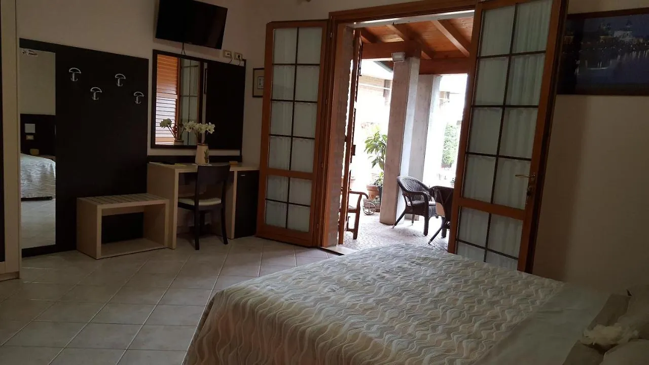 B&B Ensileva Beach Porto Garibaldi Bed & Breakfast